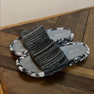 Hey Dude Women's Black and Gray Slippers